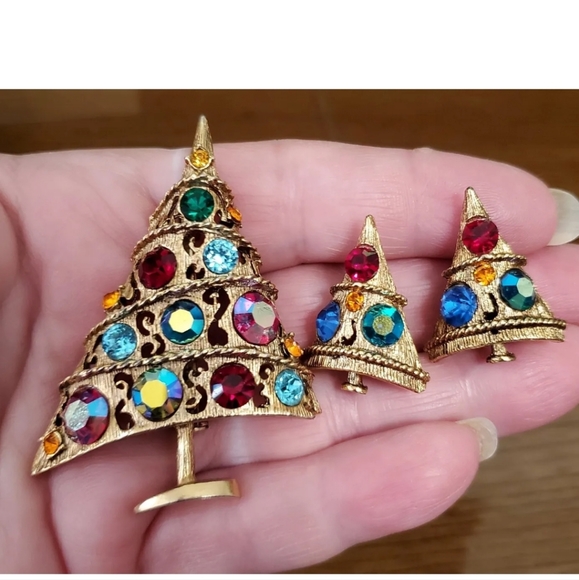 Vintage Weiss Christmas Tree Brooch & Clip Earrings Set - Picture 2 of 5